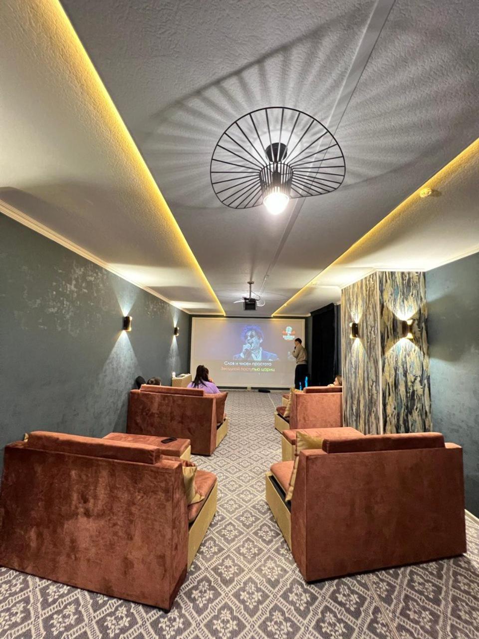 Cube House Osh Hotel Kültér fotó