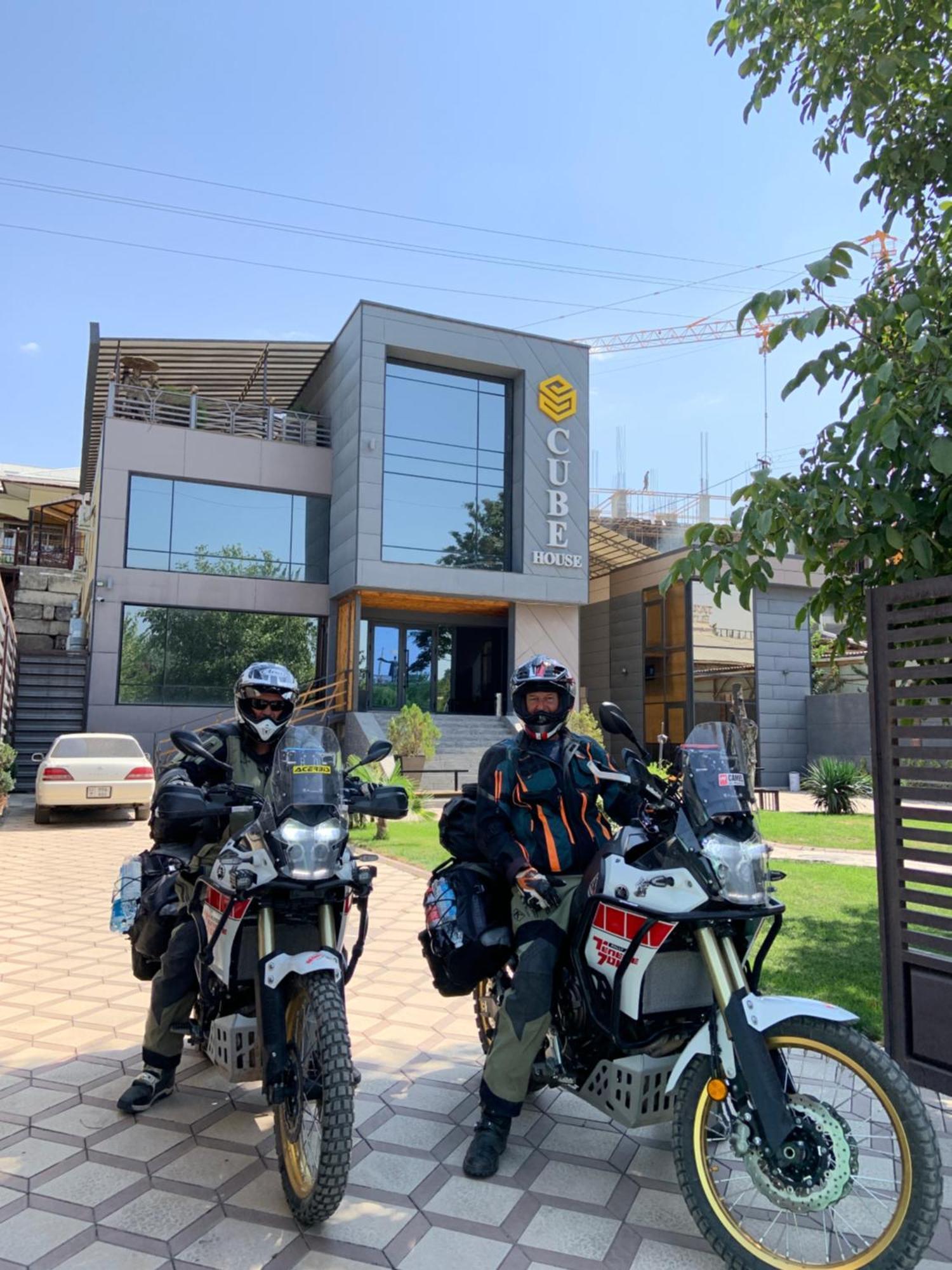 Cube House Osh Hotel Kültér fotó