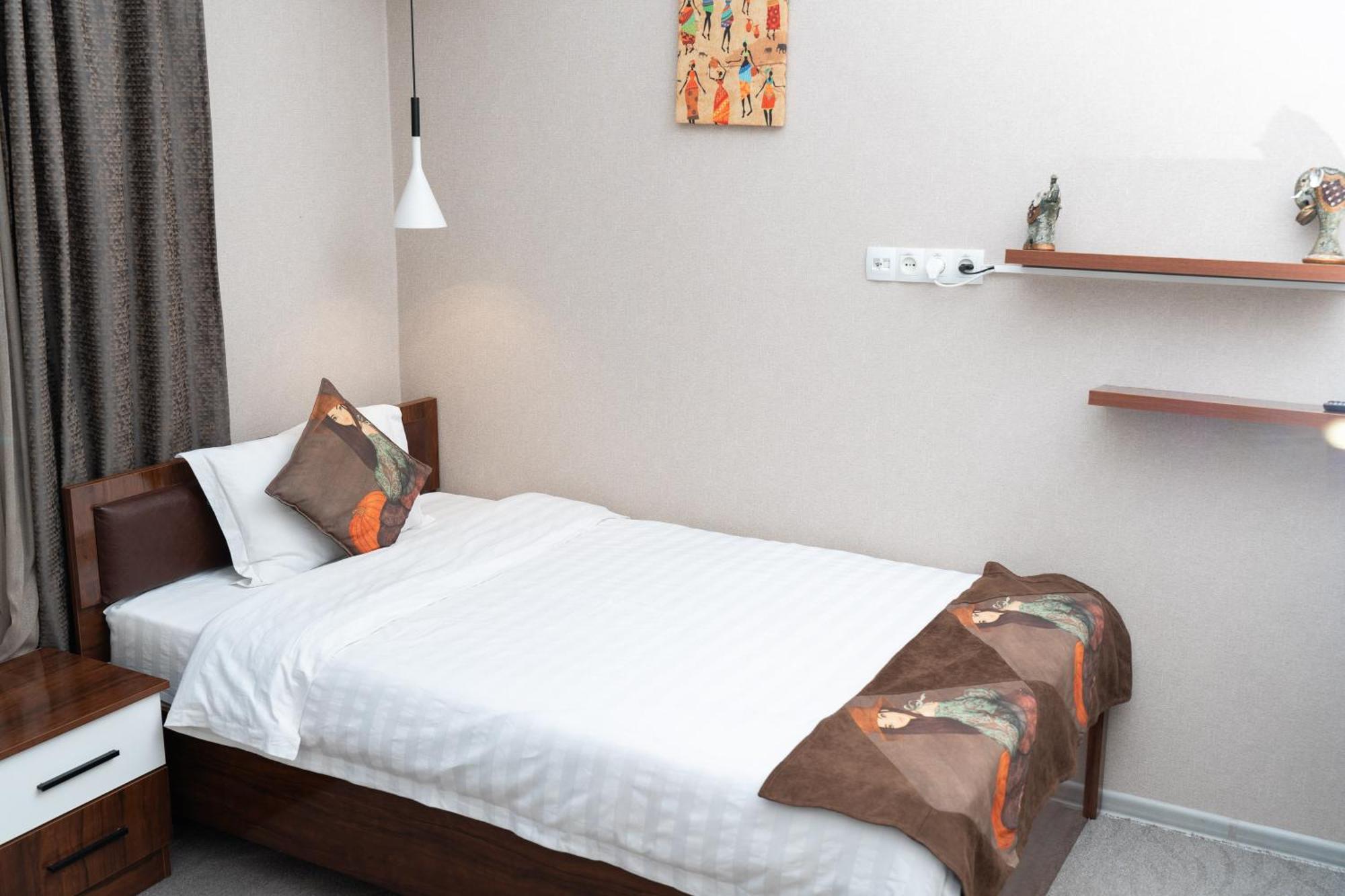 Cube House Osh Hotel Kültér fotó