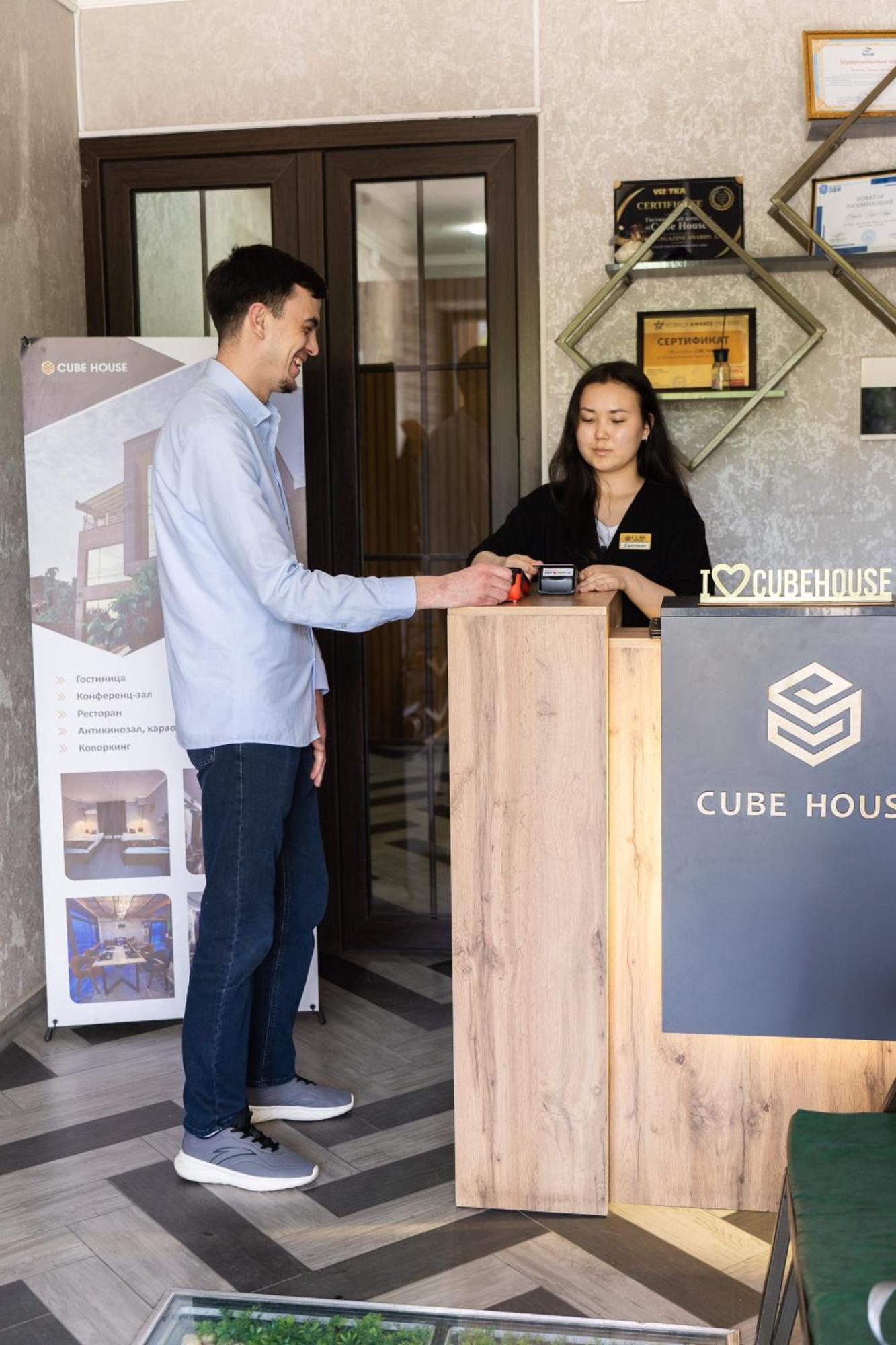 Cube House Osh Hotel Kültér fotó